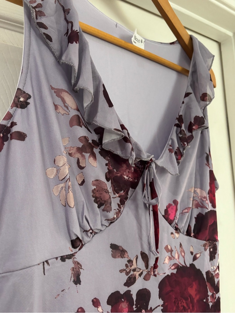 Rebellious Ruffle Sleeveless Top • Lavender with Burgundy Floral Print XL - Picture 5 of 11